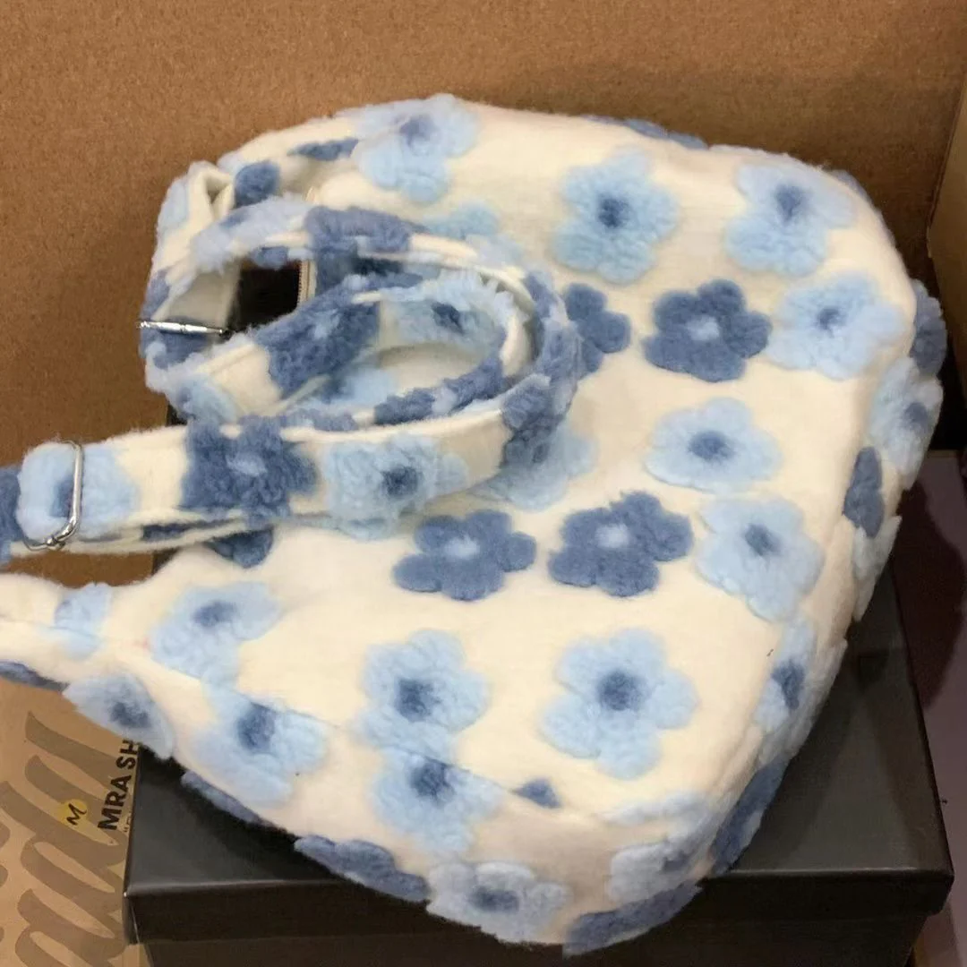 Flower Plush Bag S - Image 7
