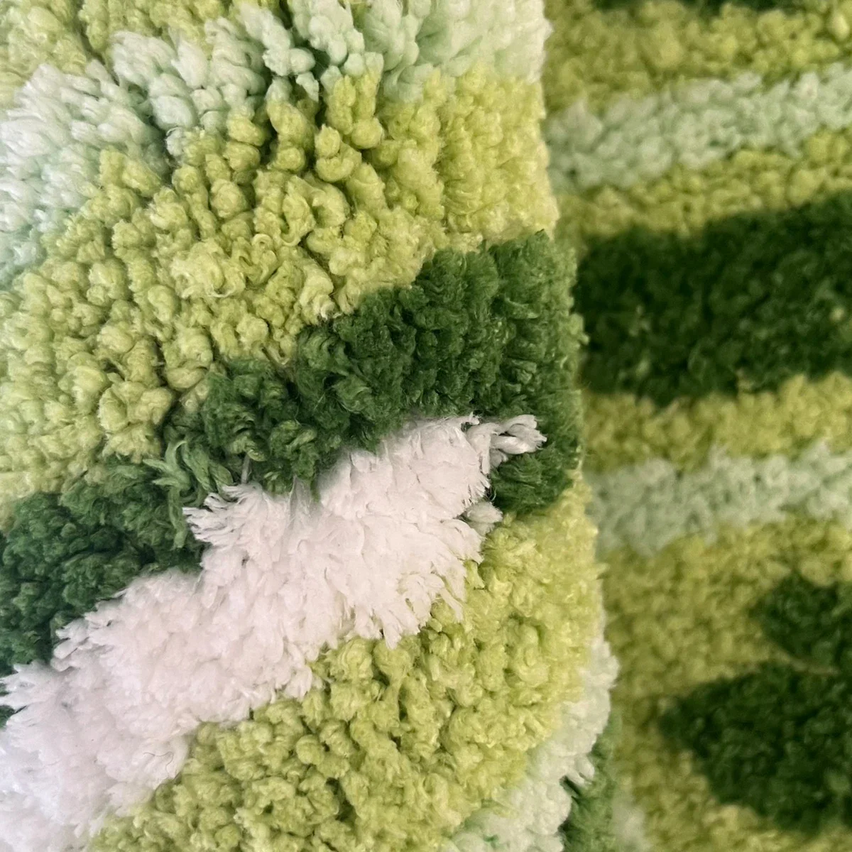 Green Leaf Monstera Tufting Rug - Image 6