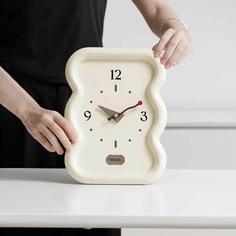 Wavy Clock